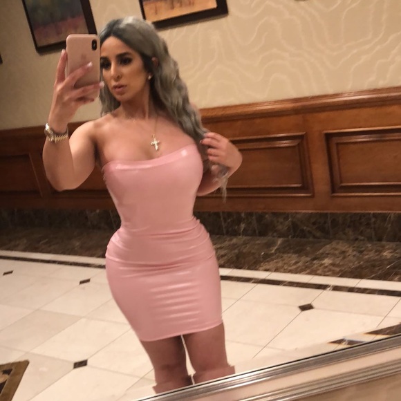 Dress - Picture 3 of 3